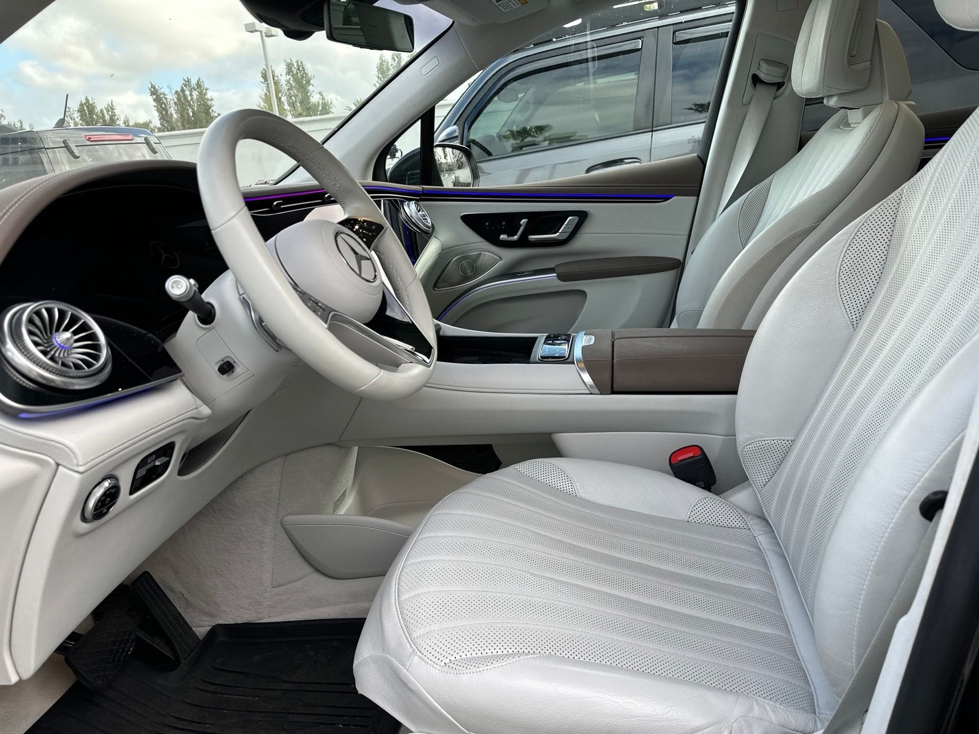 Used 2023 Black Mercedes-Benz 580 image 9