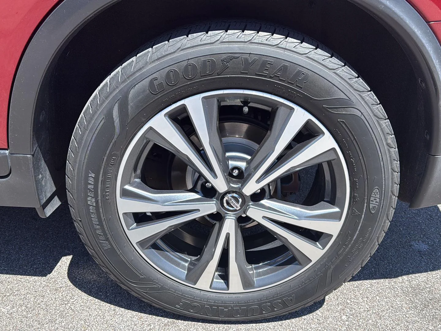 Used 2018 Scarlet Ember Nissan SL Hybrid image 16