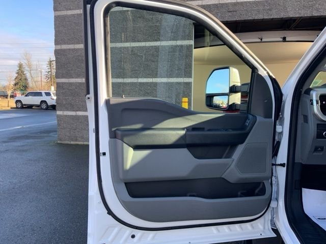 2024 Ford F-450 Super Duty Chassis Cab XL - Photo 9