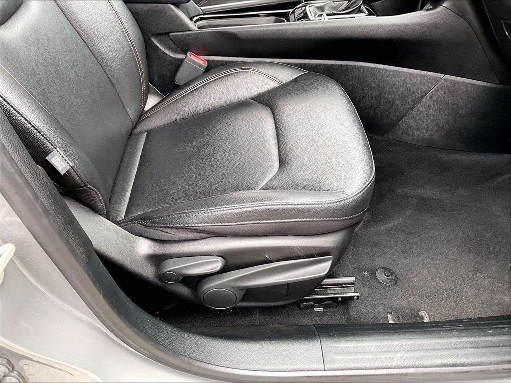 Used 2024 Gray Jeep Limited image 35