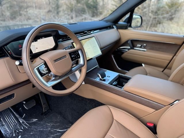 New 2026 Belgravia Green LAND ROVER SE image 11