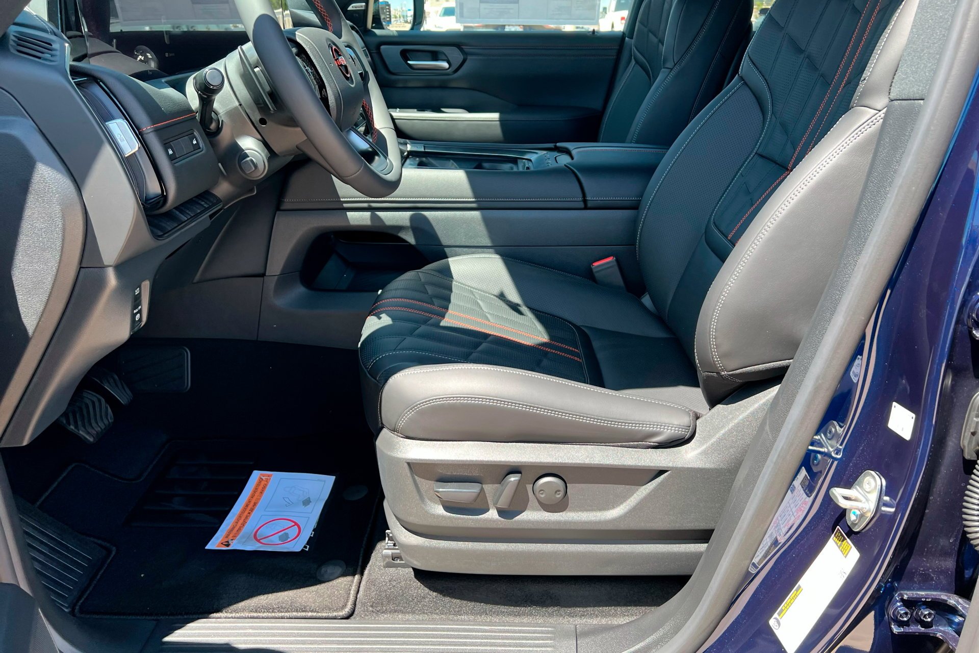 2025 Nissan Armada PRO-4X - Photo 18
