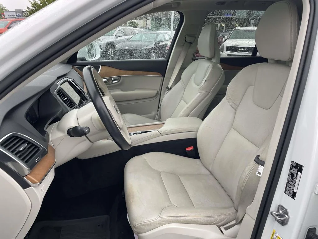 2021 Volvo XC90 Momentum - Photo 8
