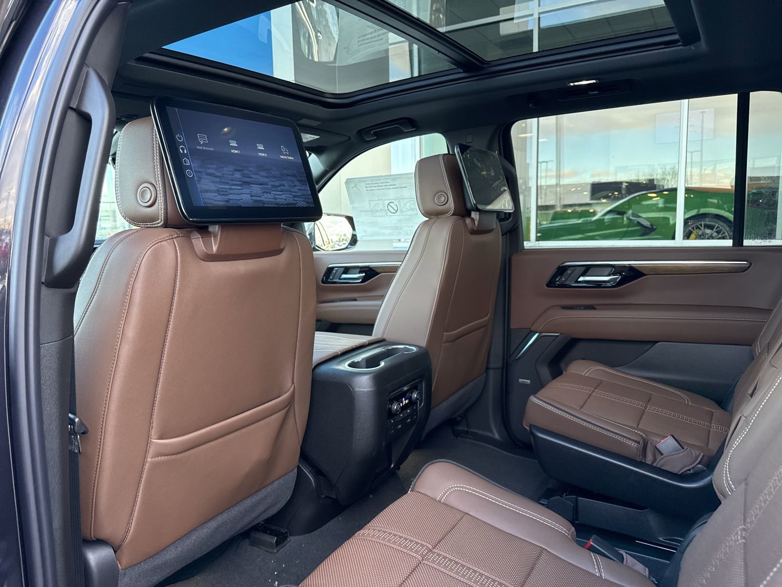 New 2026 Dark Ash Metallic Chevrolet High Country Deluxe with 24in Wheels - Panoramic Sunroof - Super Cruise - Technology & Entertainment image 15