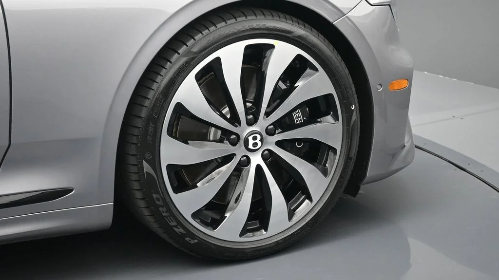 New 2026 Silver Bentley  image 6