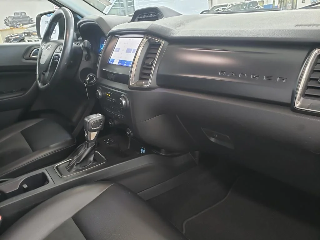 Used 2023 Black Ford XLT image 18