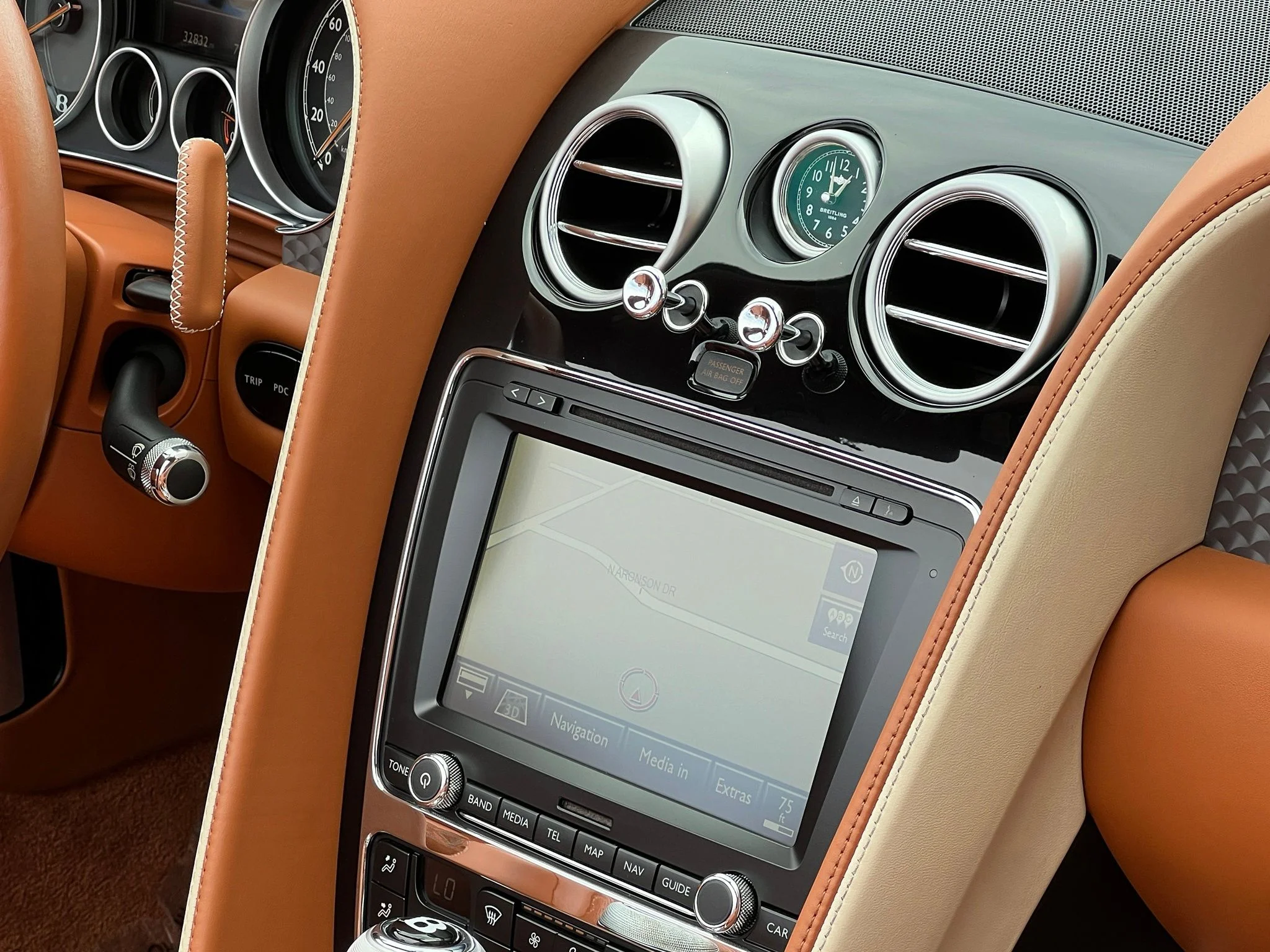 Used 2015  Bentley Speed image 42