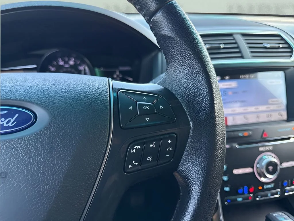 Used 2017  Ford Limited image 18