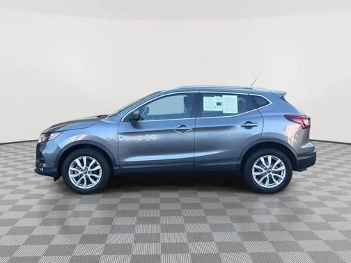 Used 2022 Gray Nissan SV image 6