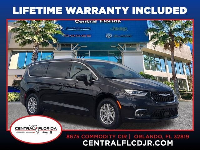 2026 Chrysler Pacifica Select's photo