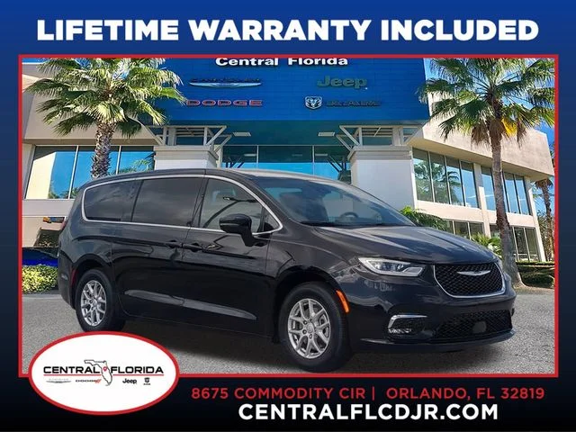2026 Chrysler Pacifica Select's photo