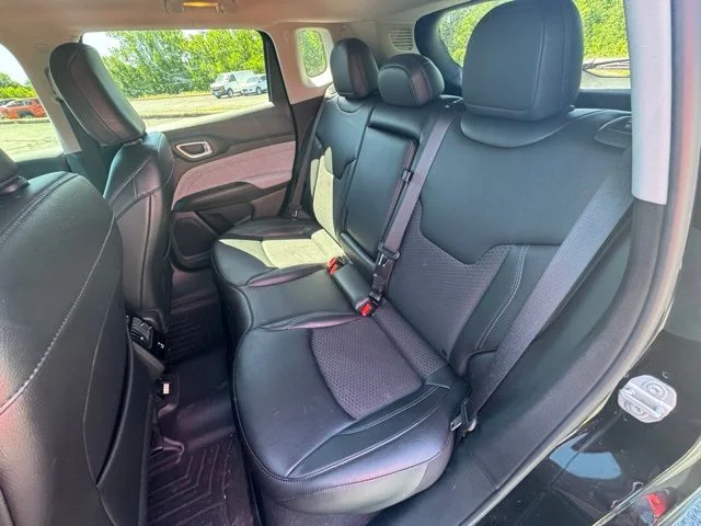 Used 2022 Black Jeep Latitude image 14