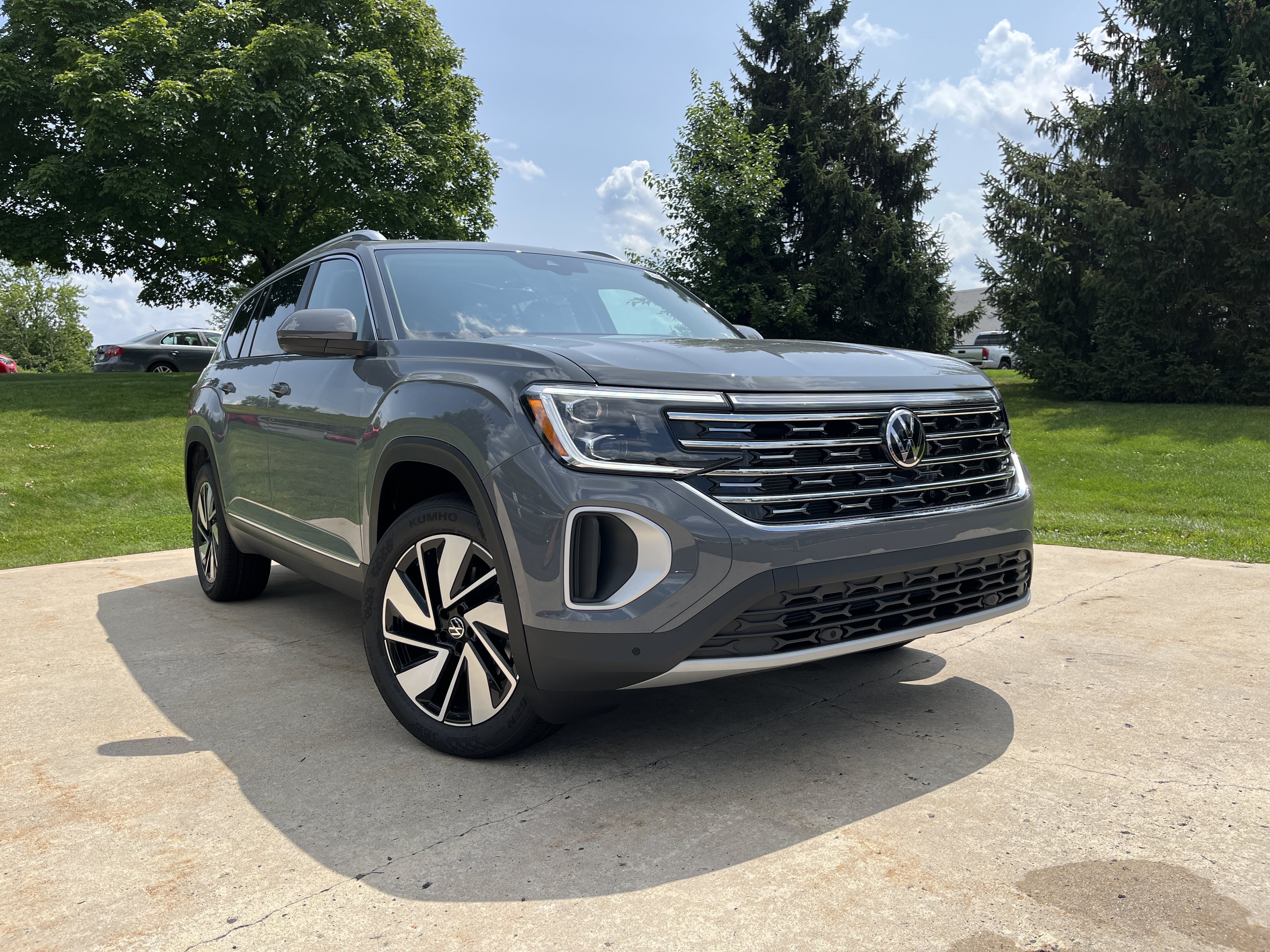New 2026 Pure Gray Volkswagen 2.0T SEL image 2