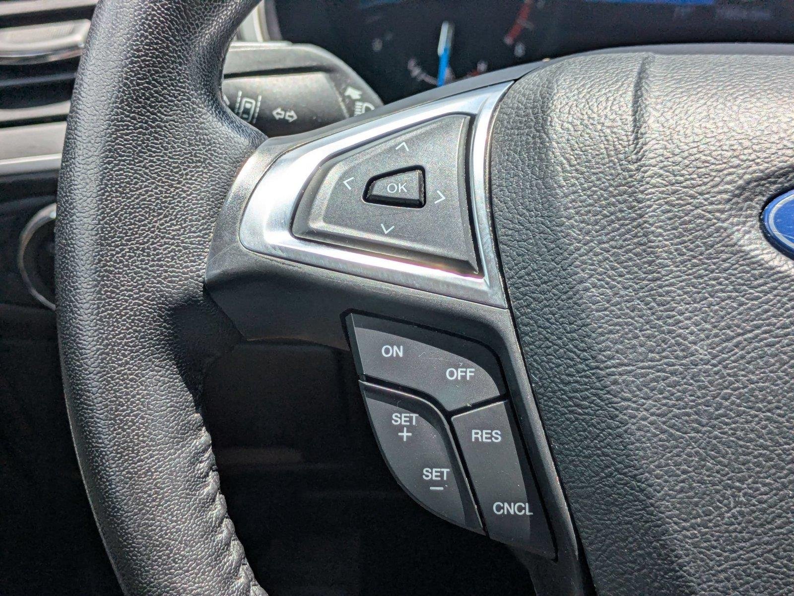 Used 2019  Ford SEL image 17
