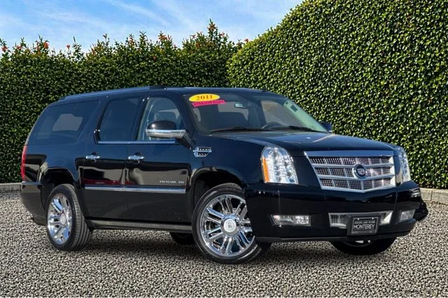 2011 Cadillac Escalade ESV AWD Platinum Edition's photo