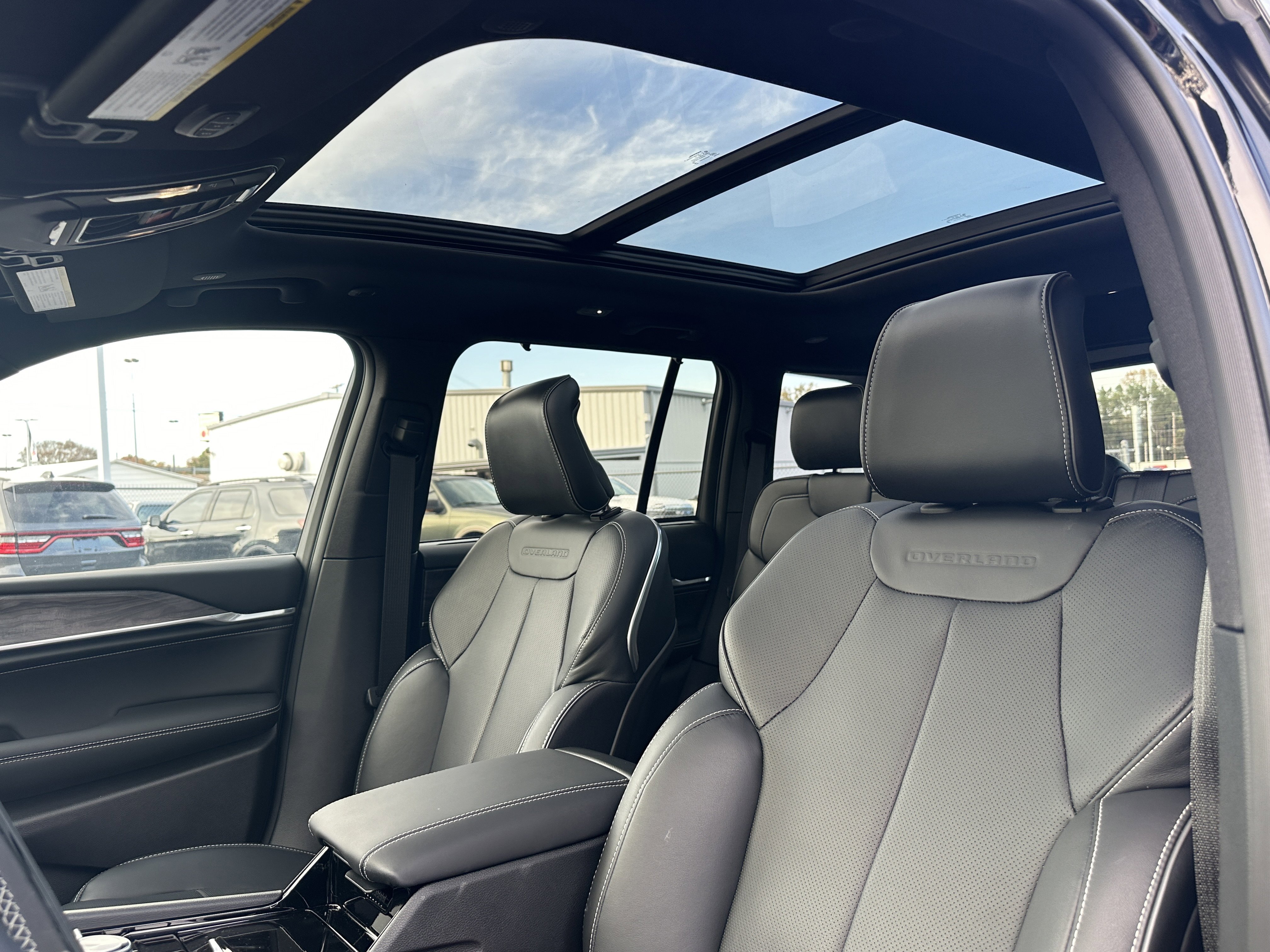 2025 Jeep Grand Cherokee Overland - Photo 32