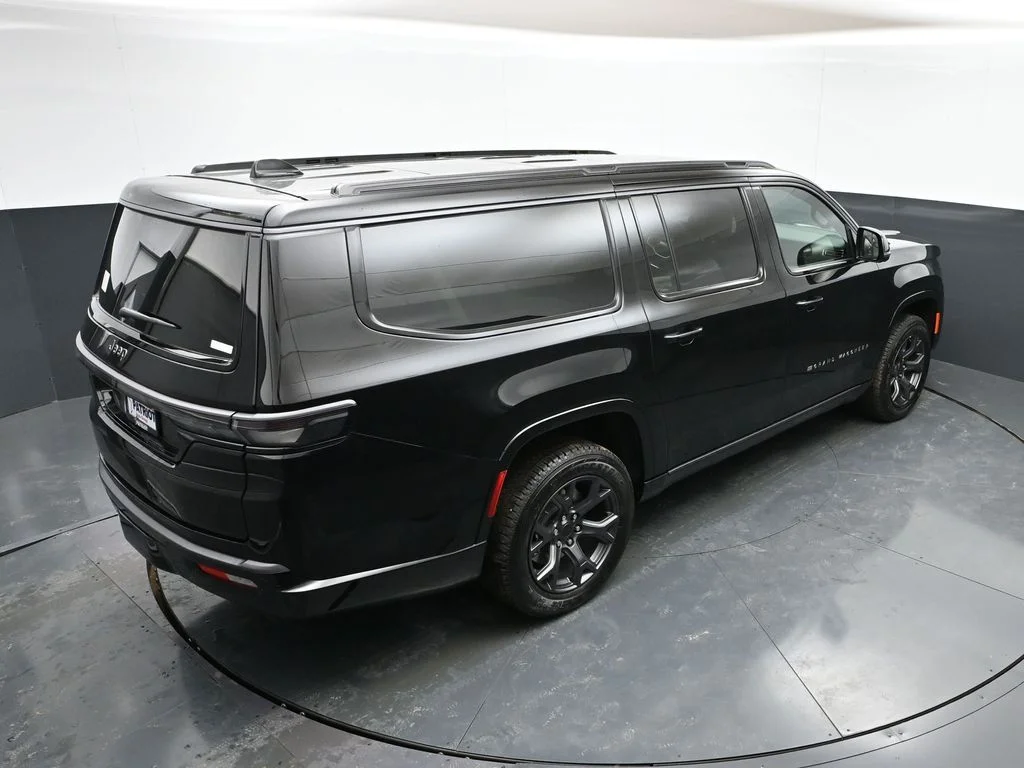 New 2026 High Gloss Black Exterior Paint Jeep Limited Altitude image 41