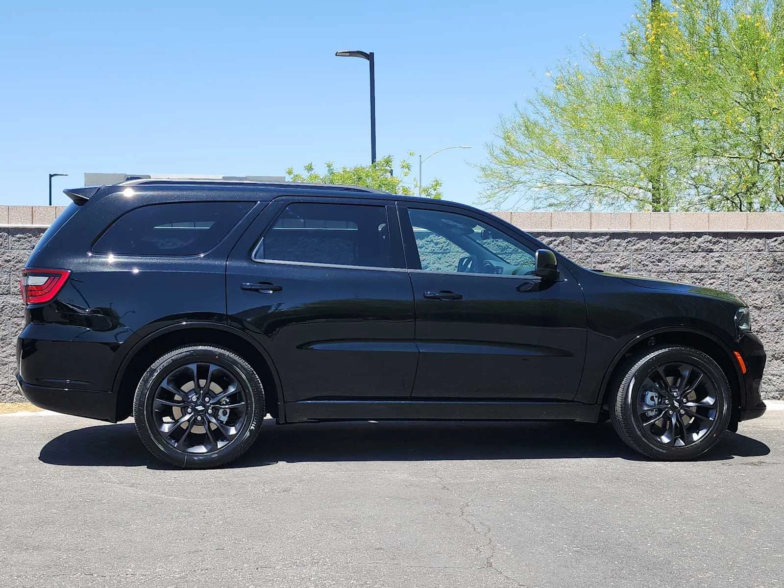 New 2026 Diamond Black Clear-Coat Exterior Paint Dodge GT image 9