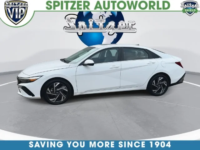 Used 2025 White Hyundai Limited image 9