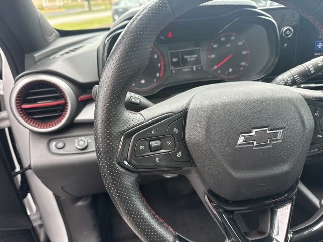 Used 2025 Summit White Chevrolet 1RS image 18