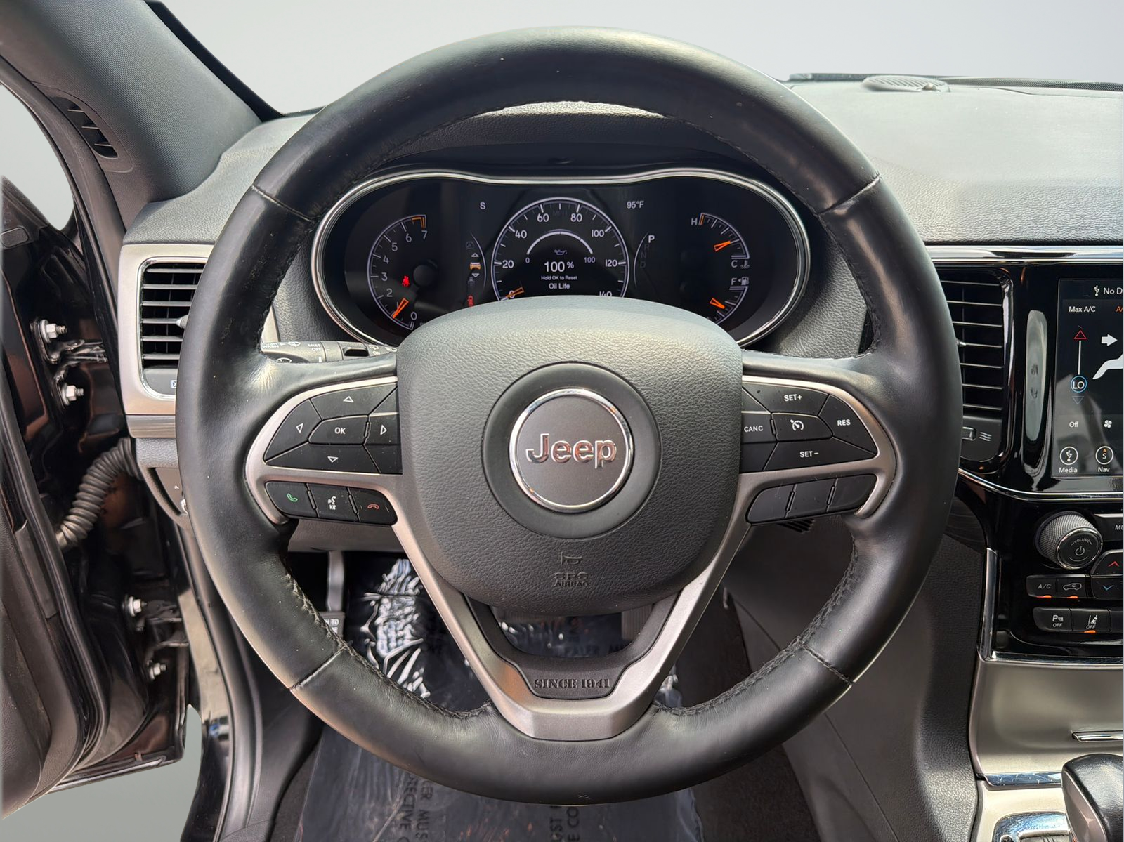 Used 2021 Diamond Black Jeep Laredo X image 13