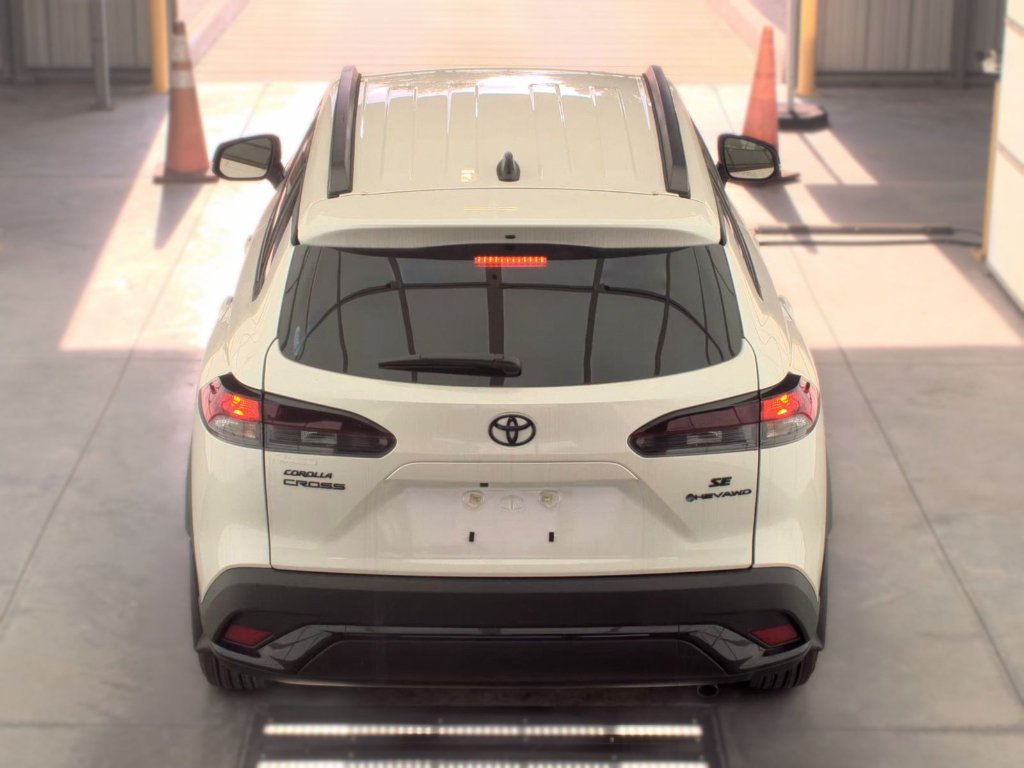 Used 2026 Wind Chill Pearl Toyota Hybrid SE image 5