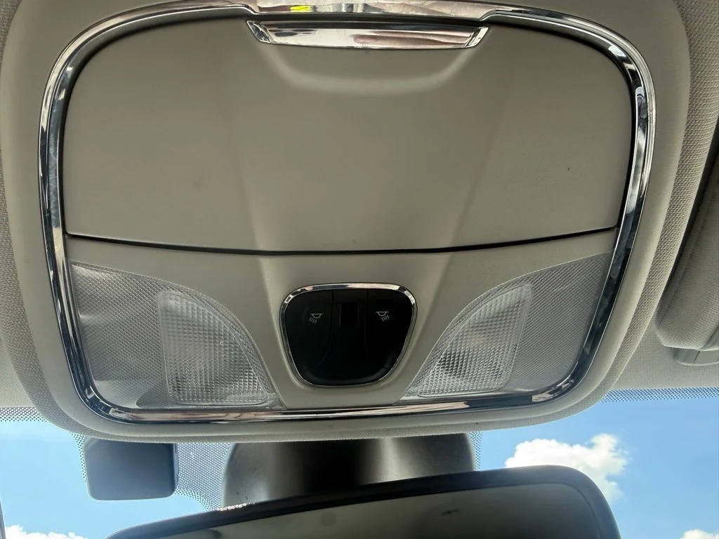 Used 2022 White Jeep Trailhawk image 27