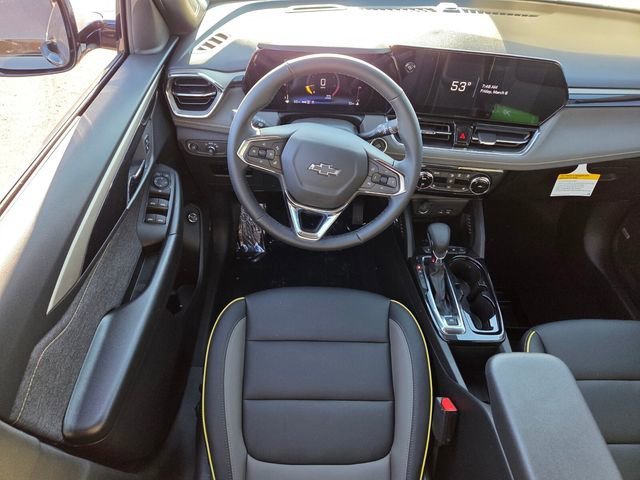 New 2026 Mosaic Black Metallic Chevrolet ACTIV image 8