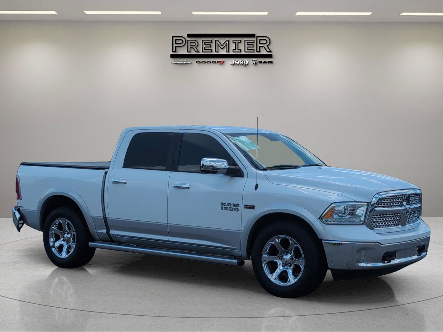 Used 2015 Bright White Clearcoat Ram Laramie image 3