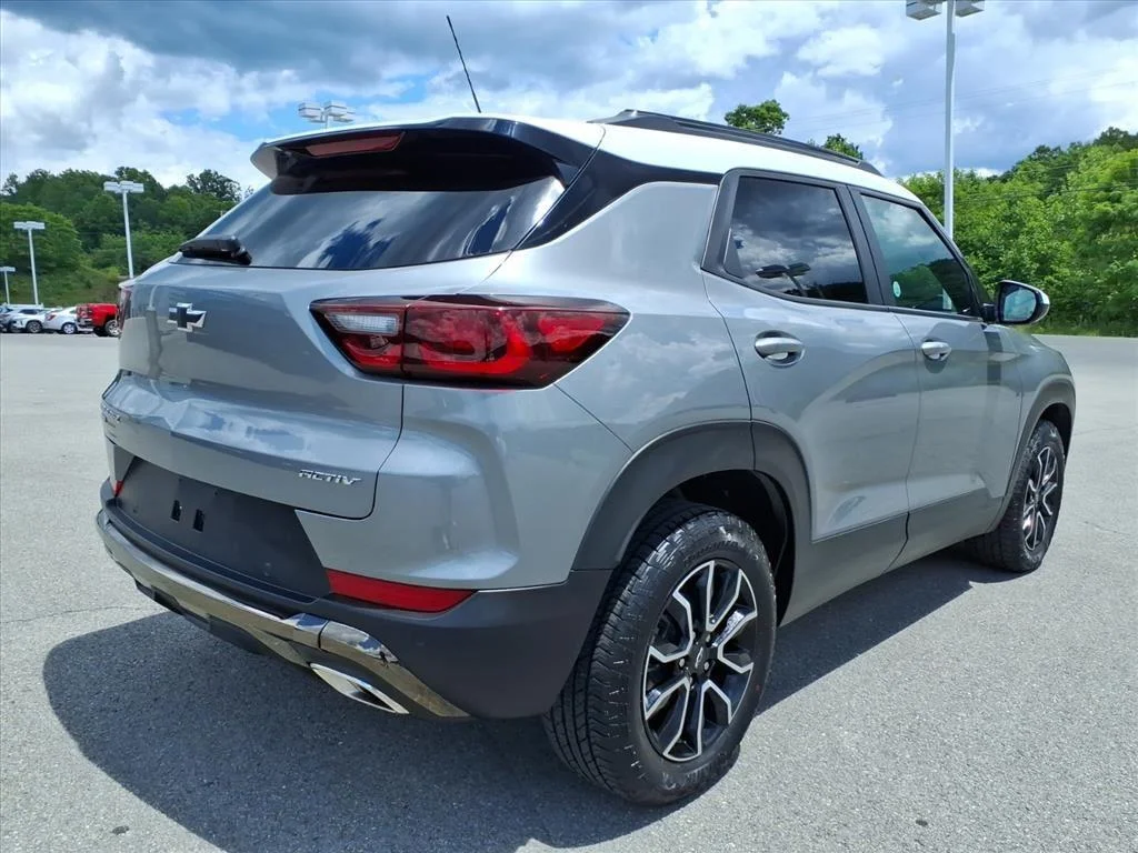 Used 2024 Sterling Gray Metallic Chevrolet ACTIV image 6