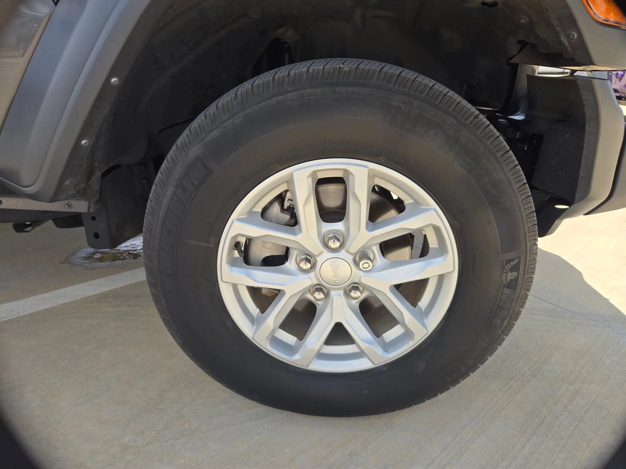 Used 2023 Gray Jeep Sport S image 26