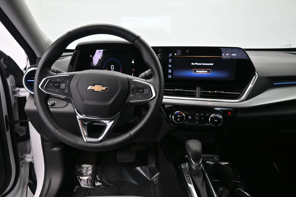 2025 Chevrolet Trax LT - Photo 16