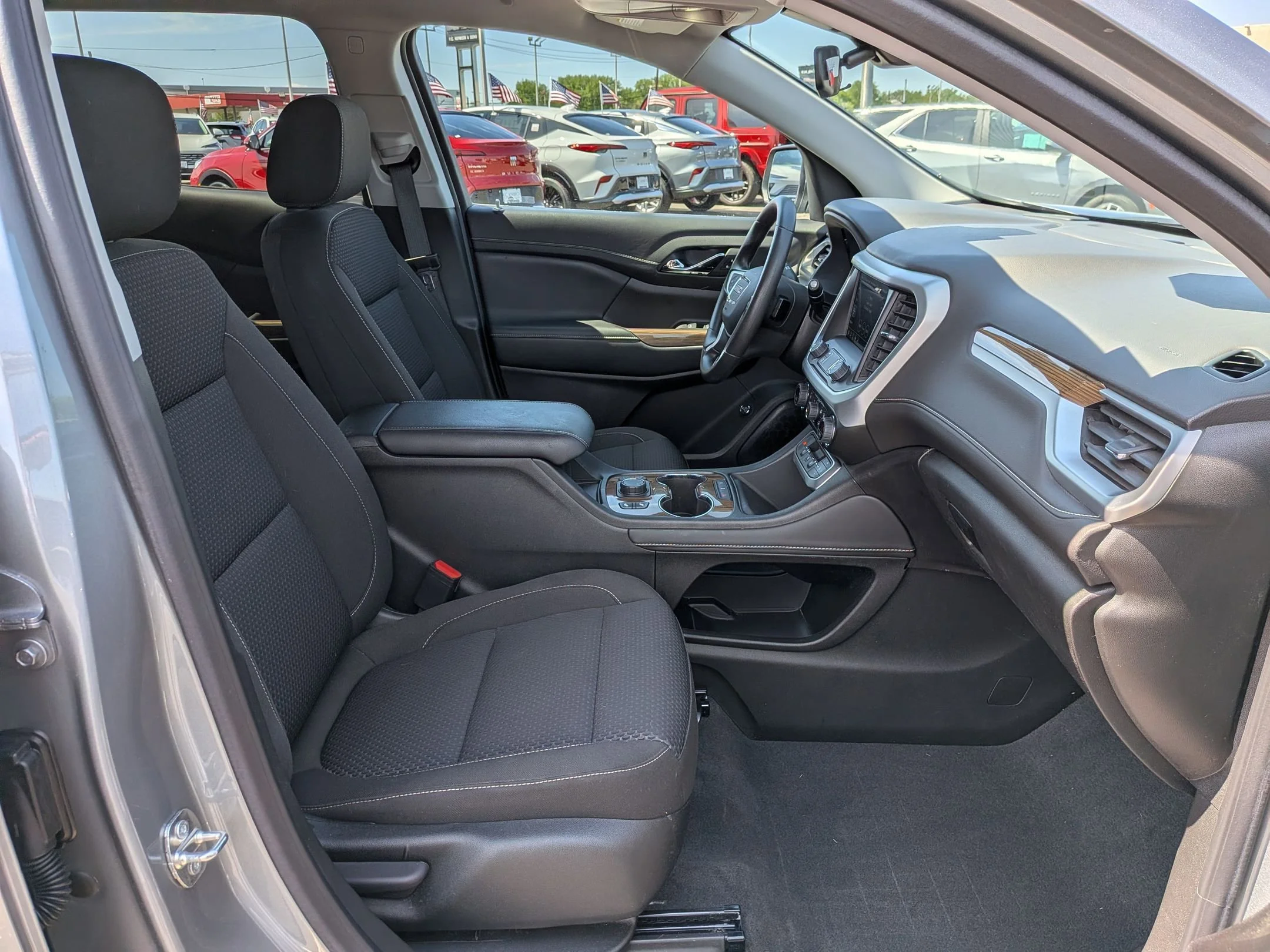 Used 2023 Sterling Metallic GMC SLE image 27