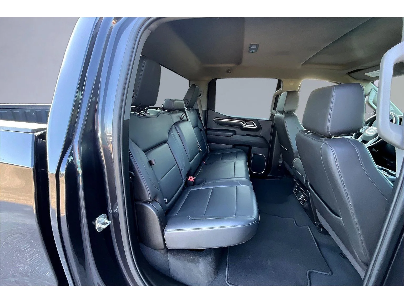 Used 2025 Titanium Rush Metallic GMC SLT image 19