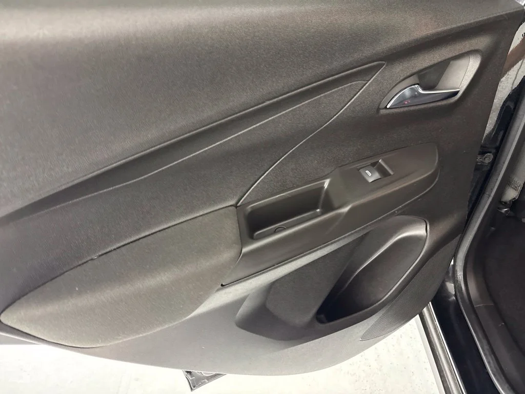 Used 2023 Black Chevrolet 1LT image 21