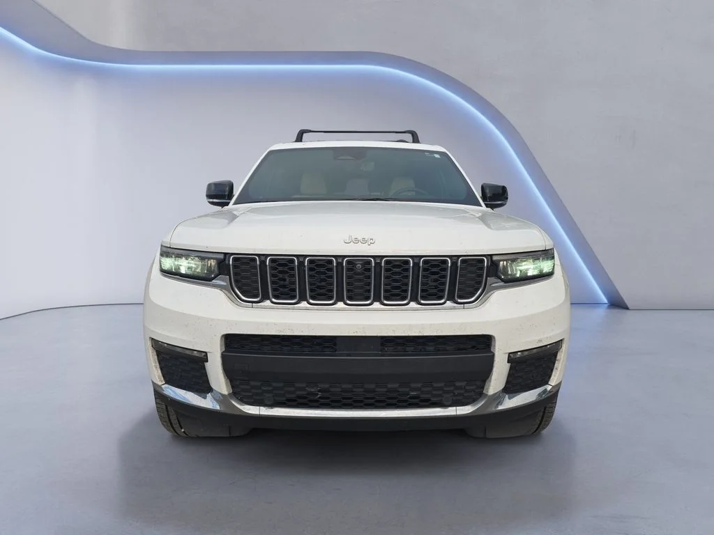 Used 2024 Bright White Clearcoat Jeep Limited image 10