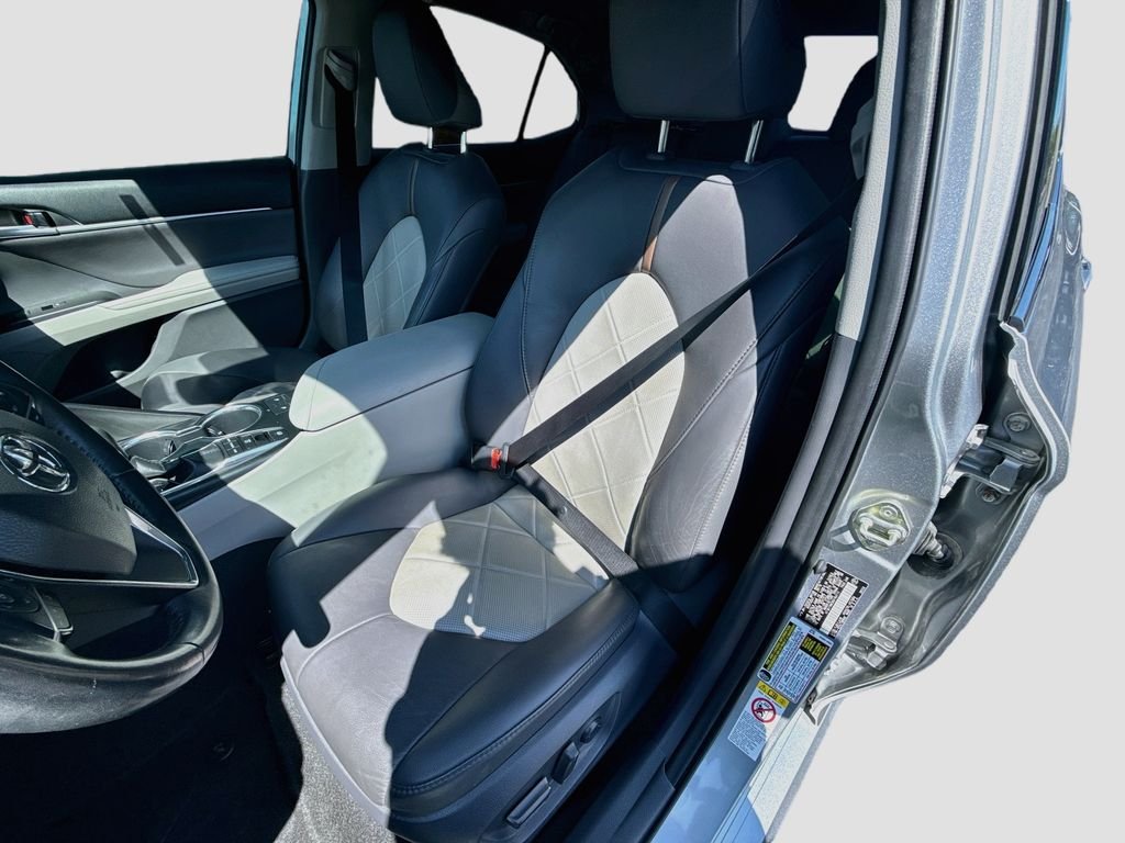 Used 2019 Celestial Silver Metallic Toyota XLE image 16