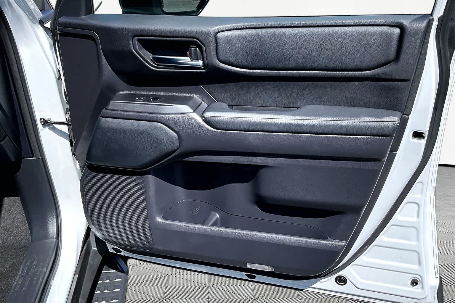 Used 2025 Wind Chill Pearl Toyota  image 23