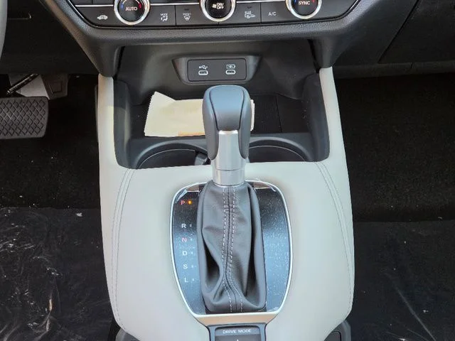 Certified Used 2026 Platinum White Pearl Honda EX-L image 10