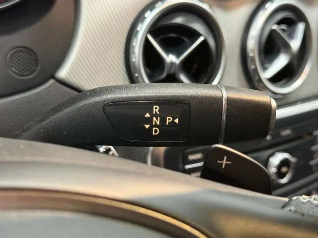 Used 2016 White Mercedes-Benz GLA 250 image 19