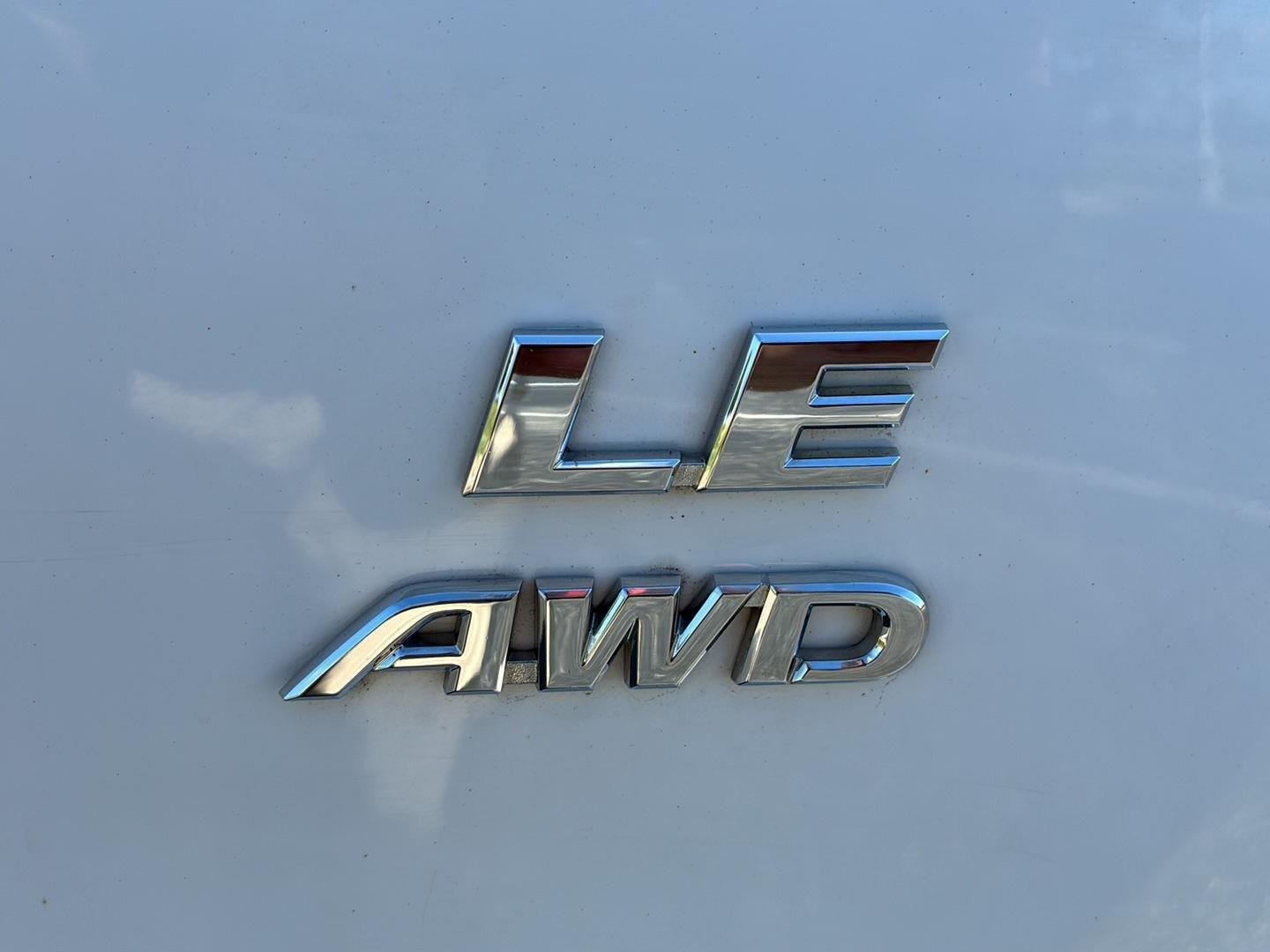 Used 2018 Super White Toyota LE image 6
