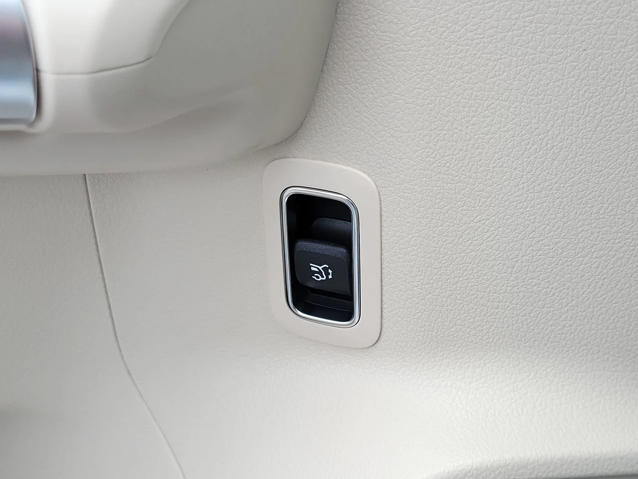 New 2026 Cirrus Silver Metallic Mercedes-Benz GLA 250 image 28