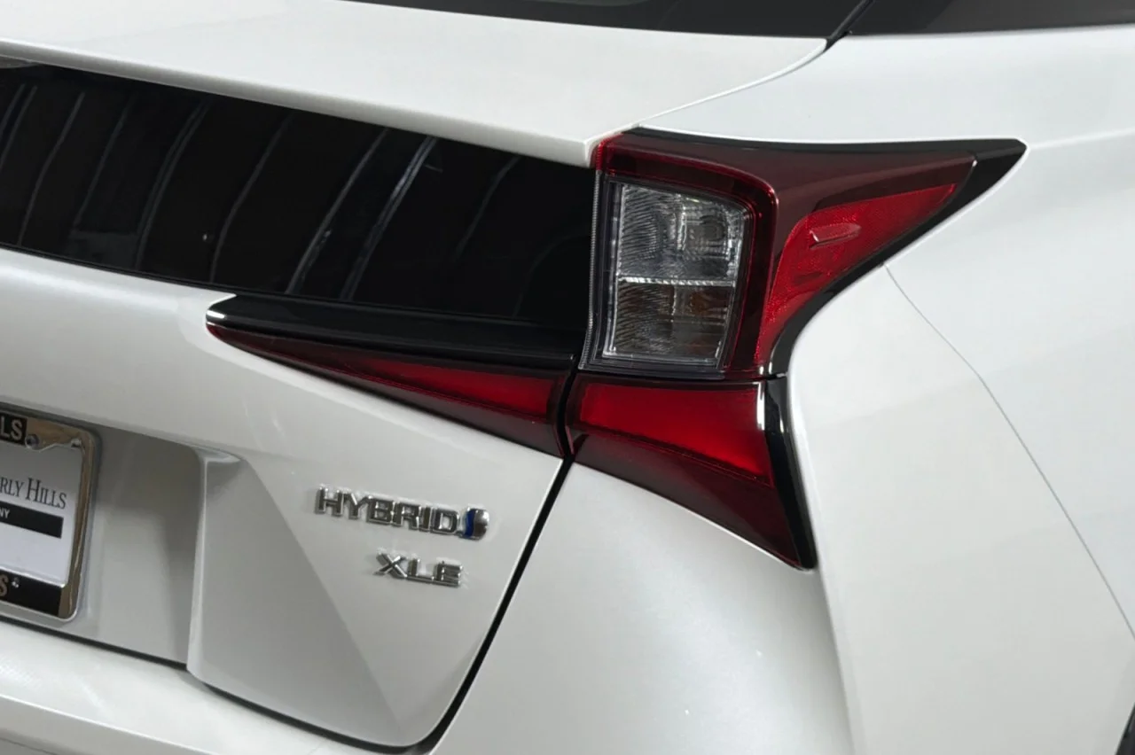 Used 2022 Wind Chill Pearl Toyota L Eco image 26