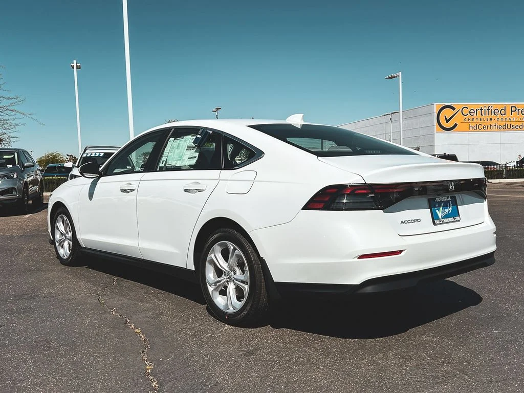 New 2026 Platinum White Pearl Honda LX image 7