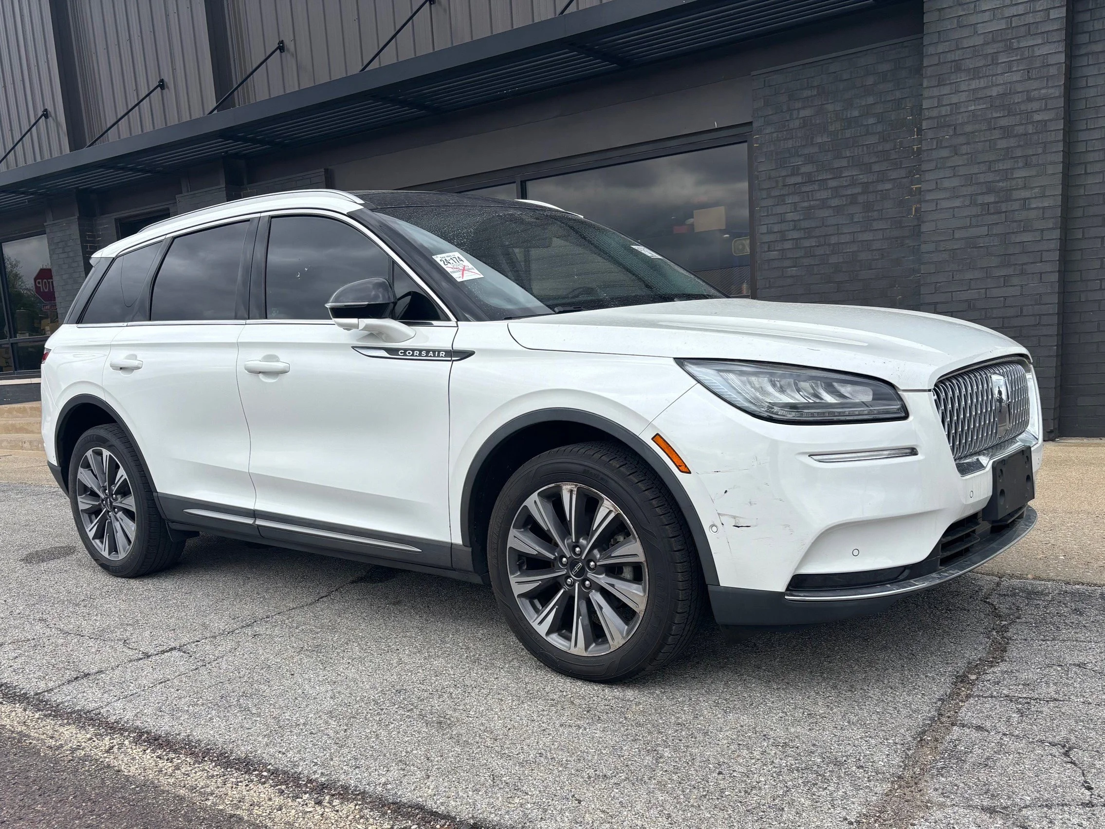 Used 2020 Pristine White Lincoln Reserve image 3