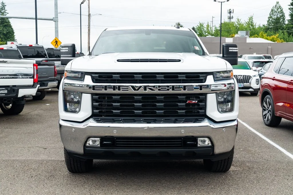 Used 2021 White Chevrolet LT image 2