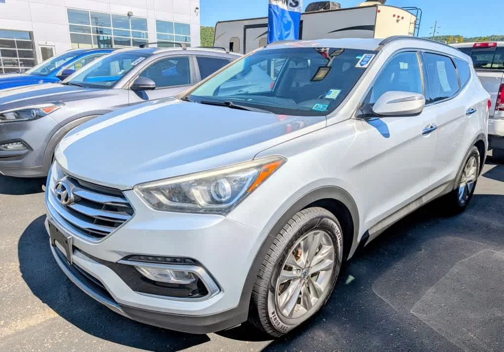 Used 2018 Sparkling Silver Hyundai 2.0T image 3