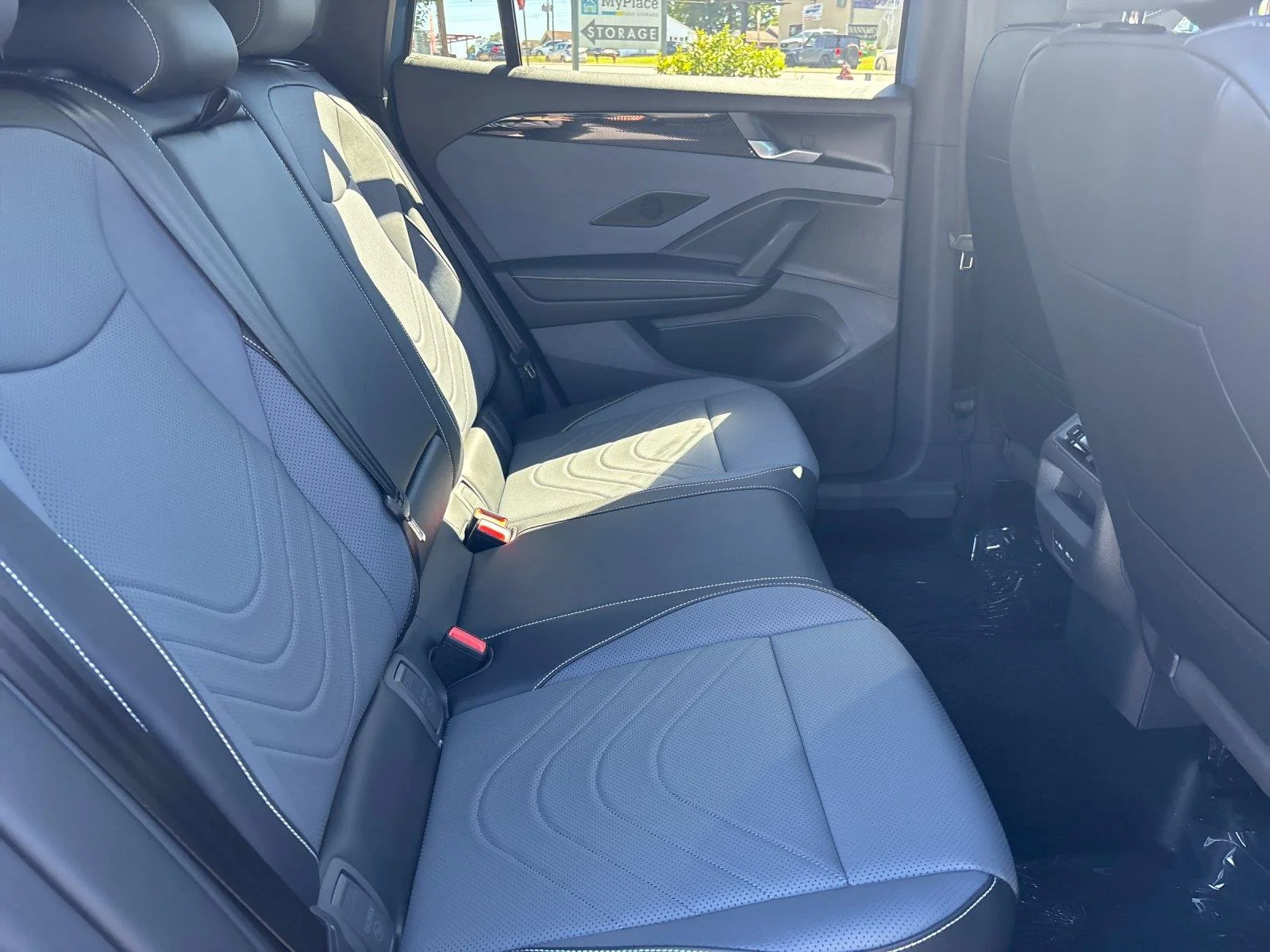 New 2026 Monterey Blue w/Deep Black Roof Volkswagen SE R-Line Black image 35