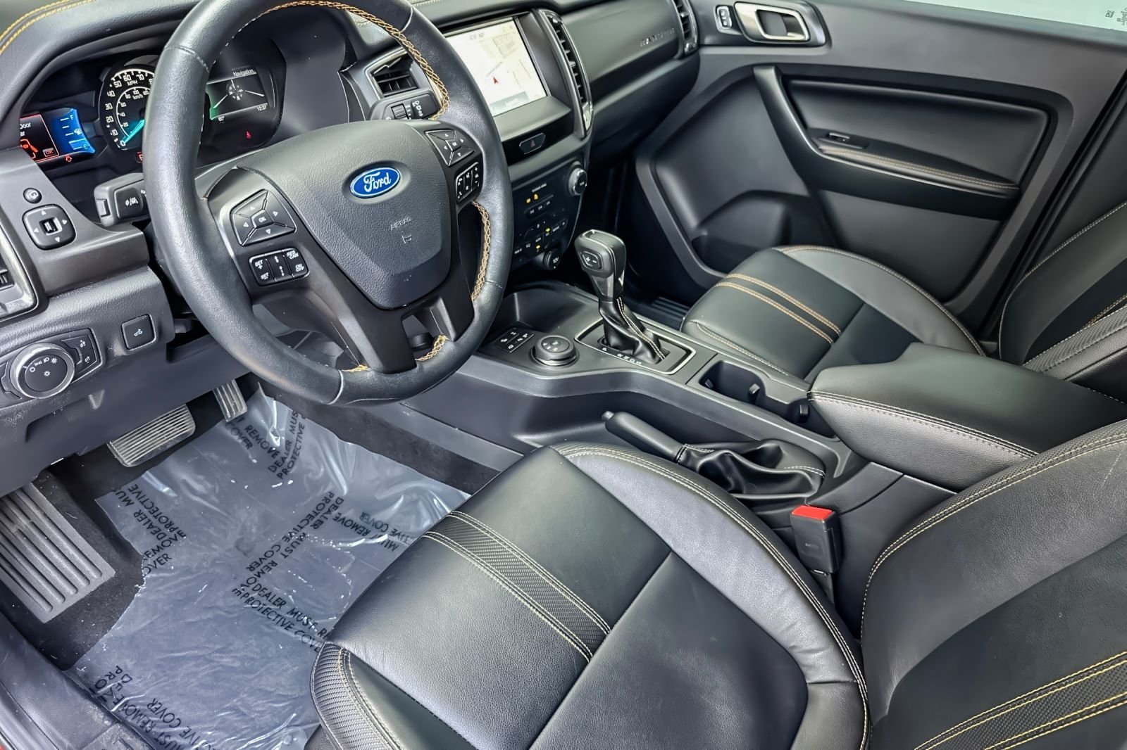 Used 2022  Ford Lariat image 9