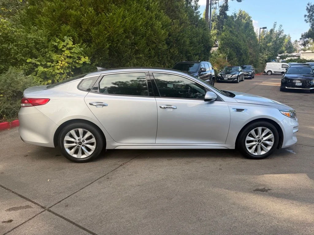 Used 2018 Kia Optima EX with VIN 5XXGU4L30JG196442 for sale in Gladstone, OR